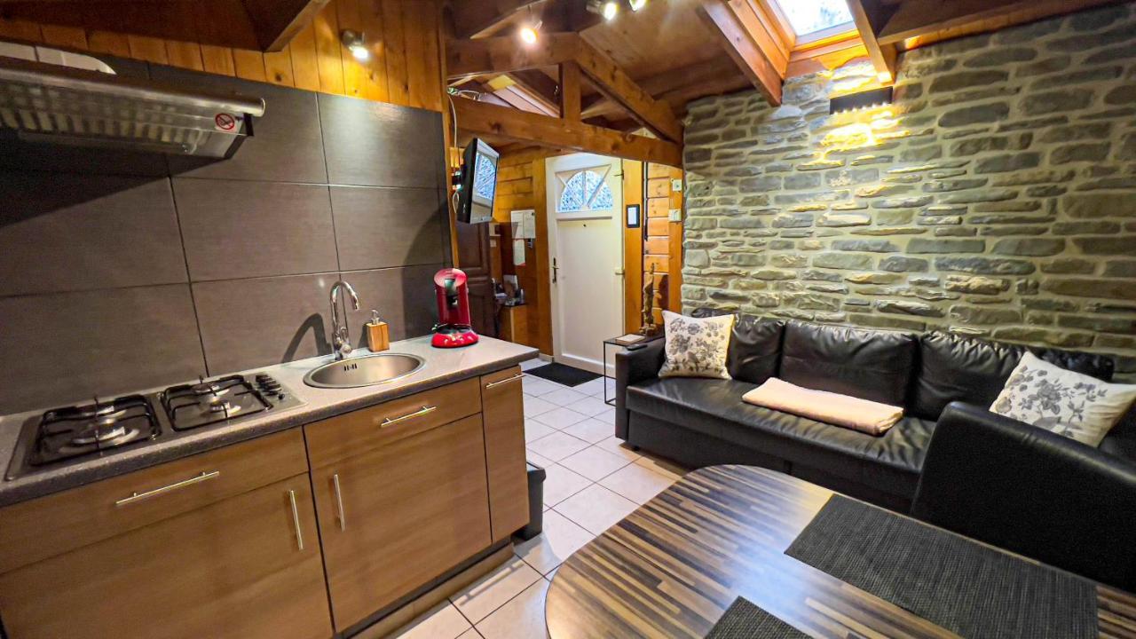 Au Chalet D'Isa Havelange Exterior foto